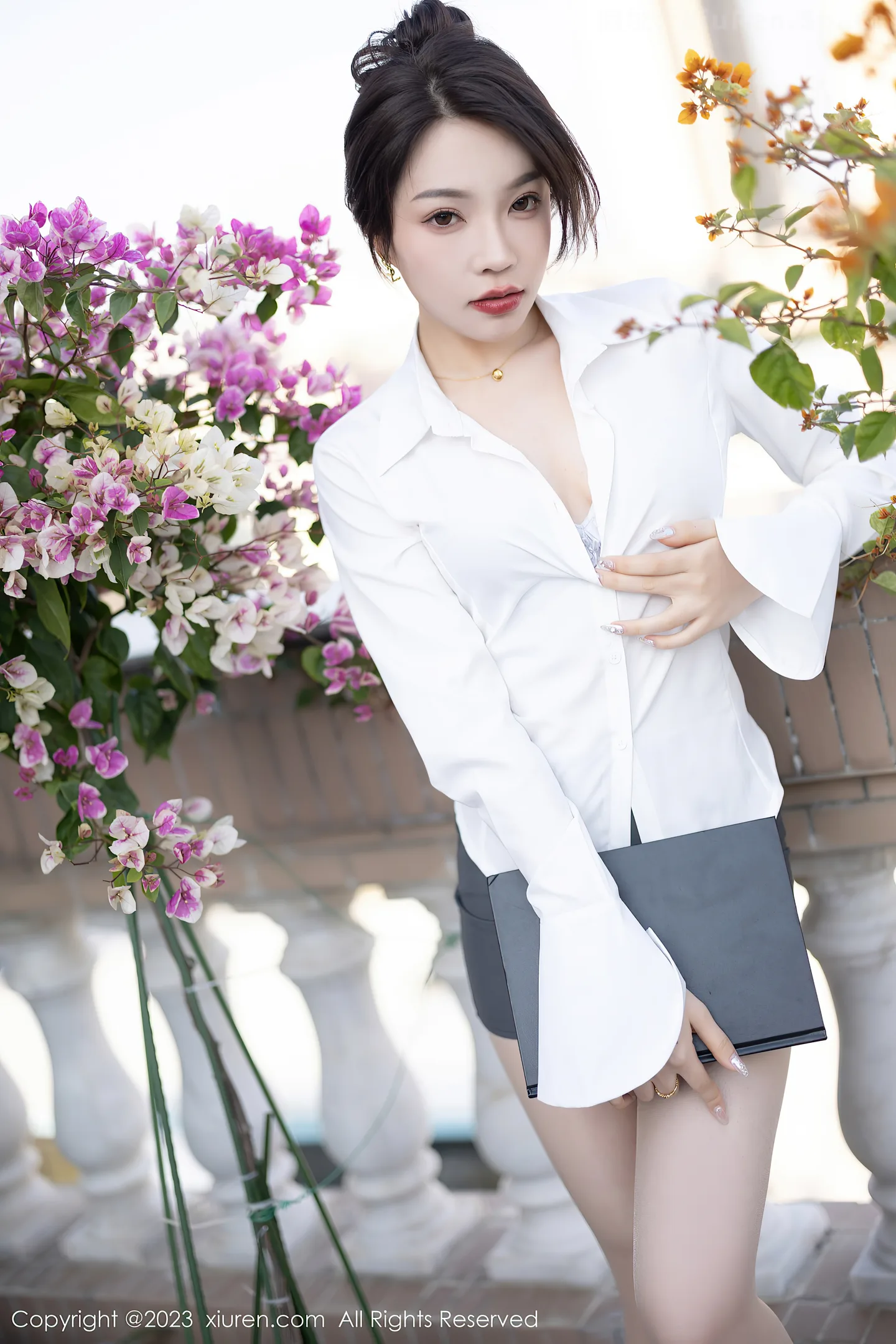 图片[6]-[XiuRen秀人网]VOL.7002 女神徐莉芝Booty白上衣配灰短裙露浅色内衣秀曼妙身姿诱惑写真84P-秀人网官方网站